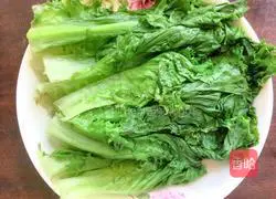 Illustration of how to make garlic lettuce 3