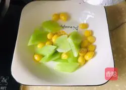 Illustration of how to stir-fry lettuce and ginkgo 3