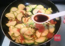 Illustration of how to make fried zucchini with tomatoes 14