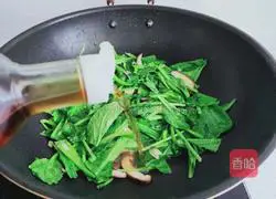 Illustration of how to make stir-fried Chinese cabbage with mushrooms 7