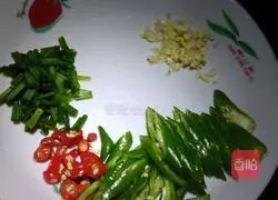 Illustration of how to make luffa and scrambled eggs 3