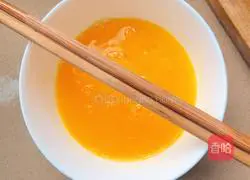 Illustration of how to make bitter melon and scrambled eggs 2