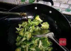 Garlic Broccoli Recipe Illustration 8