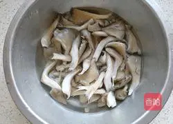 Illustration of how to cook mushrooms with sauce 3