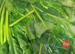 Illustration of how to make the classic quick-serve dish Old Vinegar Peanut Spinach 4, which is more delicious than in the store