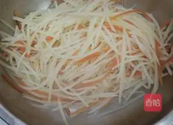 Illustration of how to make cold shredded potatoes 10