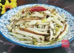 Illustration of how to stir-fry shredded bamboo shoots and pickled vegetables 10