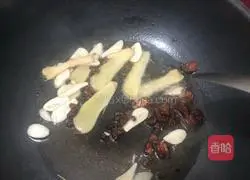 Illustration of how to pickle peppers and cucumbers with the same ingredients 2