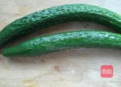 Illustration of how to make cucumber rolls 1