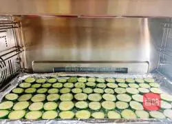 Illustration of how to make crispy baked cucumbers 4