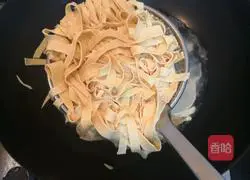 Illustration of how to make cold tofu skin 5