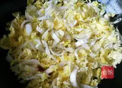 Illustration of how to make stir-fried cabbage 6