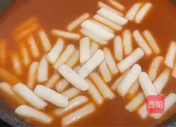 Illustration of how to make spicy rice cake 7