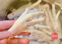 Refreshing summer~super appetizing Thai spicy and sour lemon chicken feet recipe 1