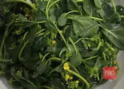 Illustration of how to make steamed rapeseed moss 1