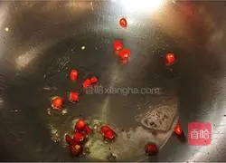 Illustration of how to make spicy pepper and salt potato wedges 7