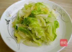 Illustration of how to make hand-shredded cabbage 8