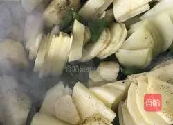 Illustration of how to cook potato slices 5
