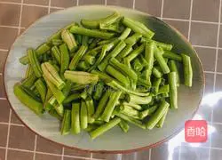 Illustration of how to make stir-fried green beans 2
