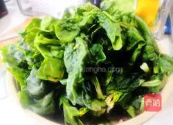 Illustration of how to make ginger spinach 1