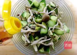 Illustration of how to make cold cucumber 6