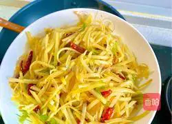 Illustration of how to make spicy and sour potato shreds 8