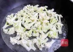 Illustration of how to make tomato and cauliflower 3