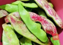 Illustration of how to stew oil beans 3