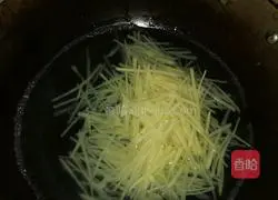 Illustration of how to make fried shredded potatoes 3