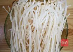 Illustration of how to make cold enoki mushrooms 2