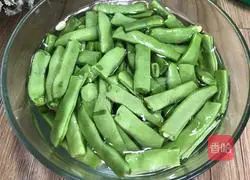 Illustration of how to make soy-flavored green beans 1
