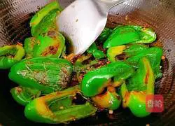 Illustration of how to make tiger skin green pepper 11