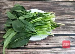 Illustration of how to make cold spinach and dried bean curd 1
