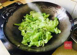  Illustration of how to make stir-fried green cabbage 3