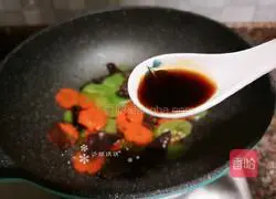 Illustration of how to make fried fungus with lettuce 9