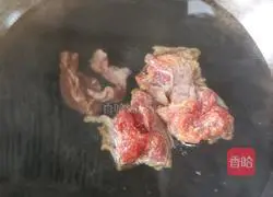 Illustration of how to make coriander mixed with beef 4