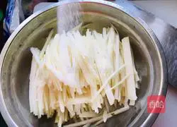 Illustration of how to make cold kohlrabi 3