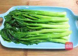 Cantonese-style illustration of boiled kale 7