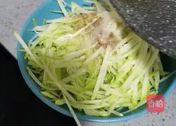 Illustration of how to make stir-fried chayote 8