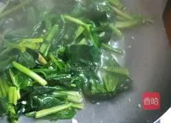 Illustration of how to make light spinach 3