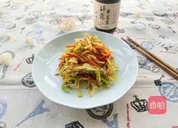 Illustration of how to stir-fry three-color seasonal vegetables with sauce 9