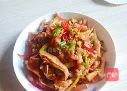 Illustration of home-style cold pig ears 4