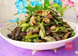 Illustration of how to make fried eggplant and beans 22