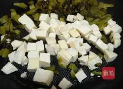 Illustration of how to make stir-fried pickled vegetables with tofu 2