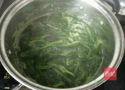 Illustration of how to make cold spinach 2