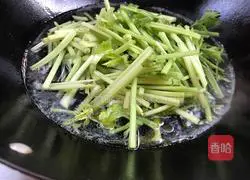 Illustration of how to make dried shrimps mixed with celery 9