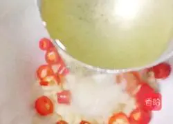 Illustration of how to make cold cucumber and enoki mushrooms 3