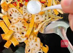 Dry stir-fry Lotus root tofu recipe 7
