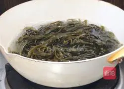 Sesame Illustration of how to mix kelp 5