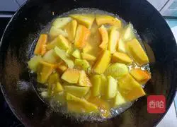 Illustration of how to make pumpkin stewed with potatoes 5